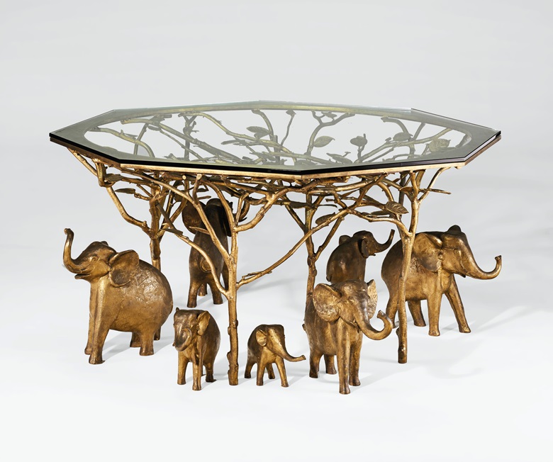 Troupeau D’Elephants Dans Les Arbres’ Table